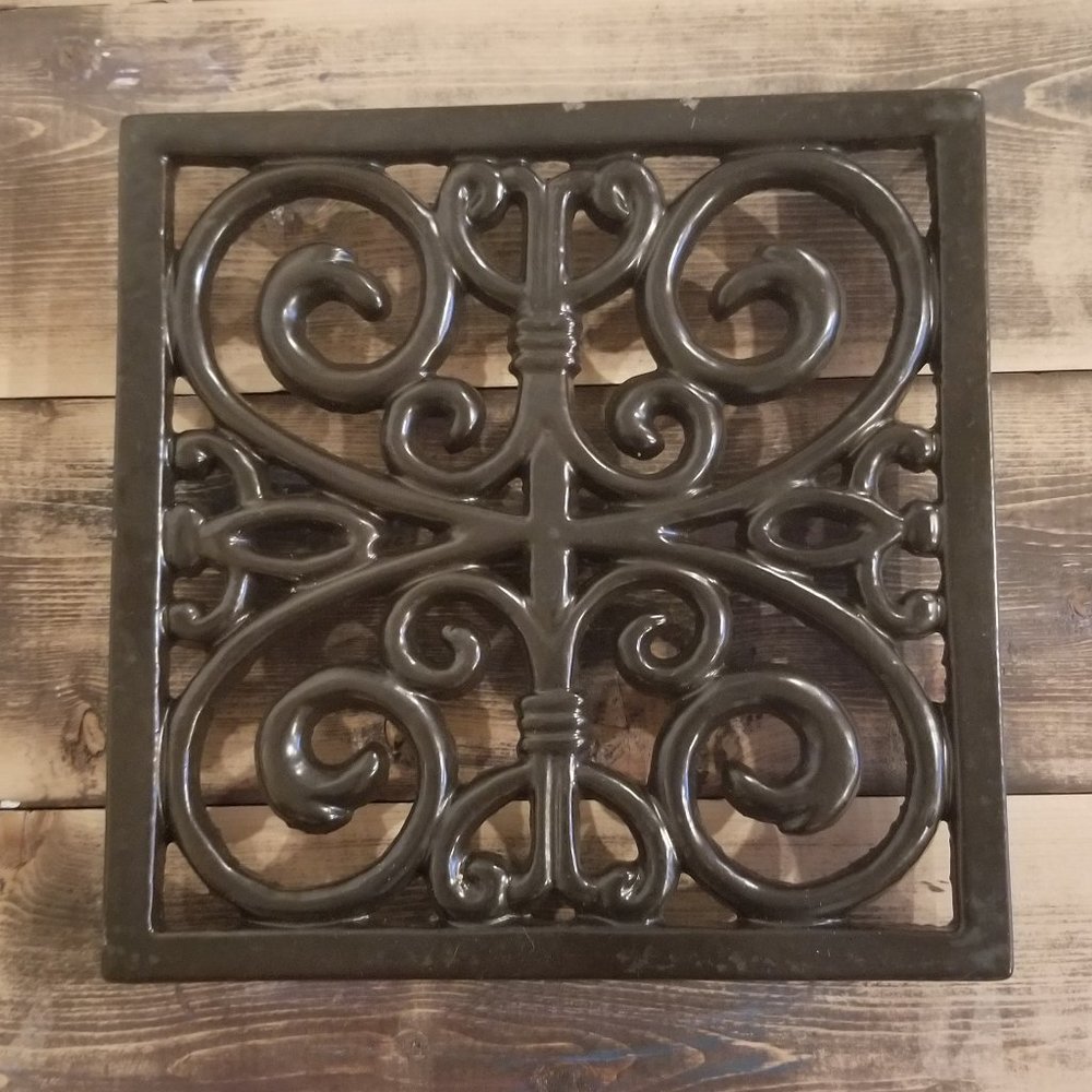Enameled Cast Iron Trivet in Brown